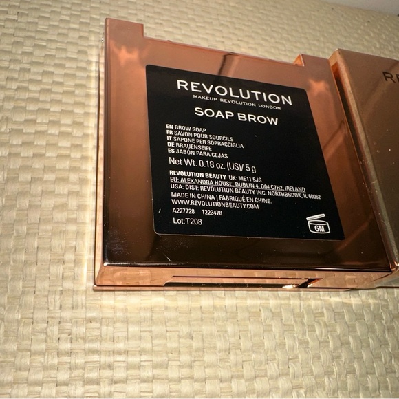 Revolution Brow Soap Laminate Wax Face Makeup - Picture 2 of 4